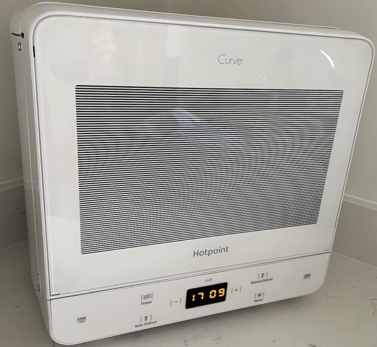 Hotpoint MWH 1331 FW Curve Solo Microwave Review