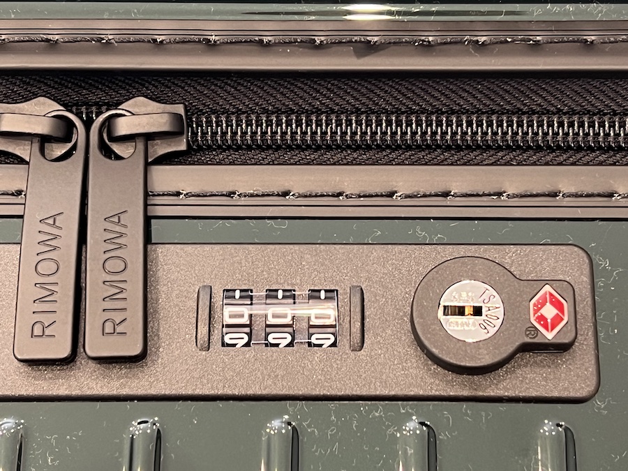 Rimowa Essential Check-In L Review – Durable & Stylish 